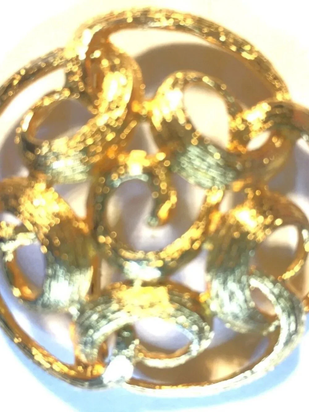 Vintage 1960's Sarah Coventry Signed Modernist Gold Tone Swirl Brooch Pin 1.75